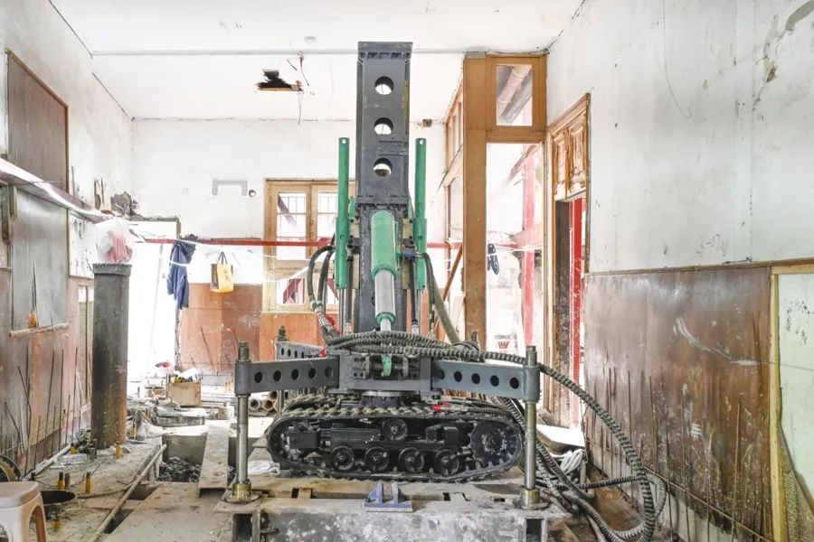 石庫門建筑群平移機(jī)器人